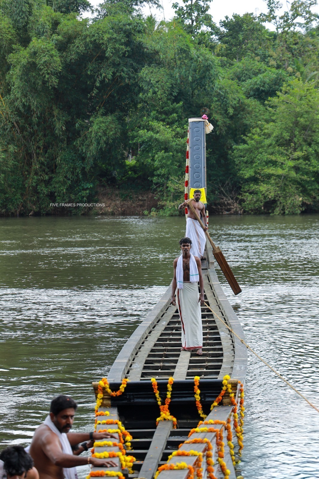 കോടിയാട്ടുകര പള്ളിയോടം നീരണിഞ്ഞു